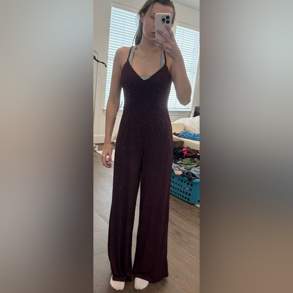 TOBI - MAROON LATE NIGHT CROSS BACK JUMPSUIT - SIZE XS - Picture 7 of 9